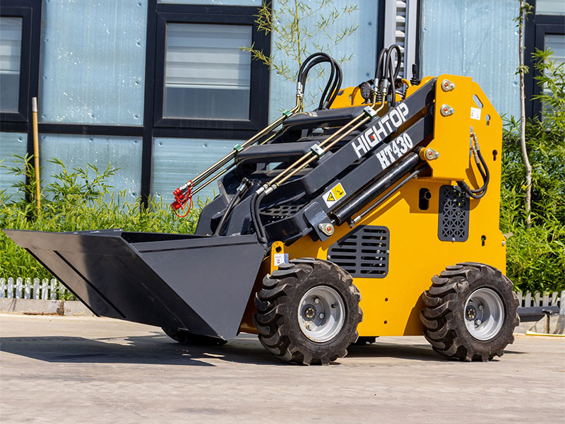 HT430Y輪式滑移裝載機在建筑項目中的表現(xiàn)